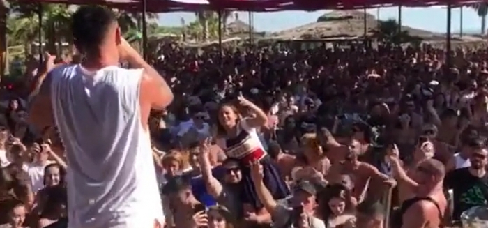 U grumbulluan qindra të rinj pa asnjë masë në koncertin e Noizyt, reagon menjëherë Policia e Shtetit