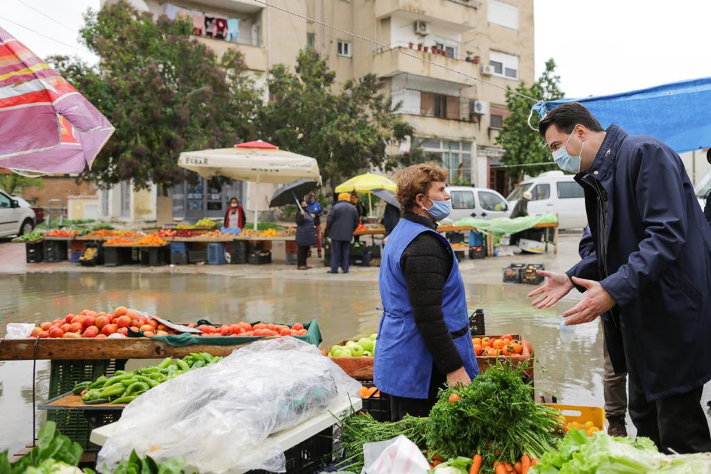 Basha takohet me bizneset në Vlorë:  Do bëjmë gjithçka për të ndryshuar situatën e rëndë ekonomike