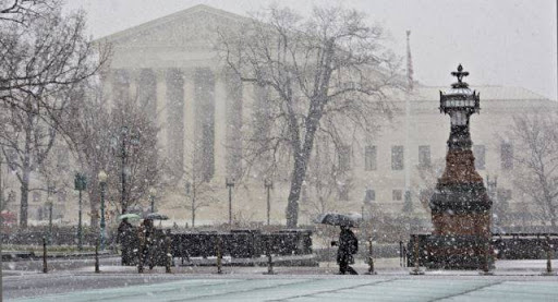 Moti i acartë në SHBA, borë dhe stuhi ere